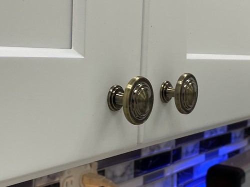 Cabinet door knobs solid - door,